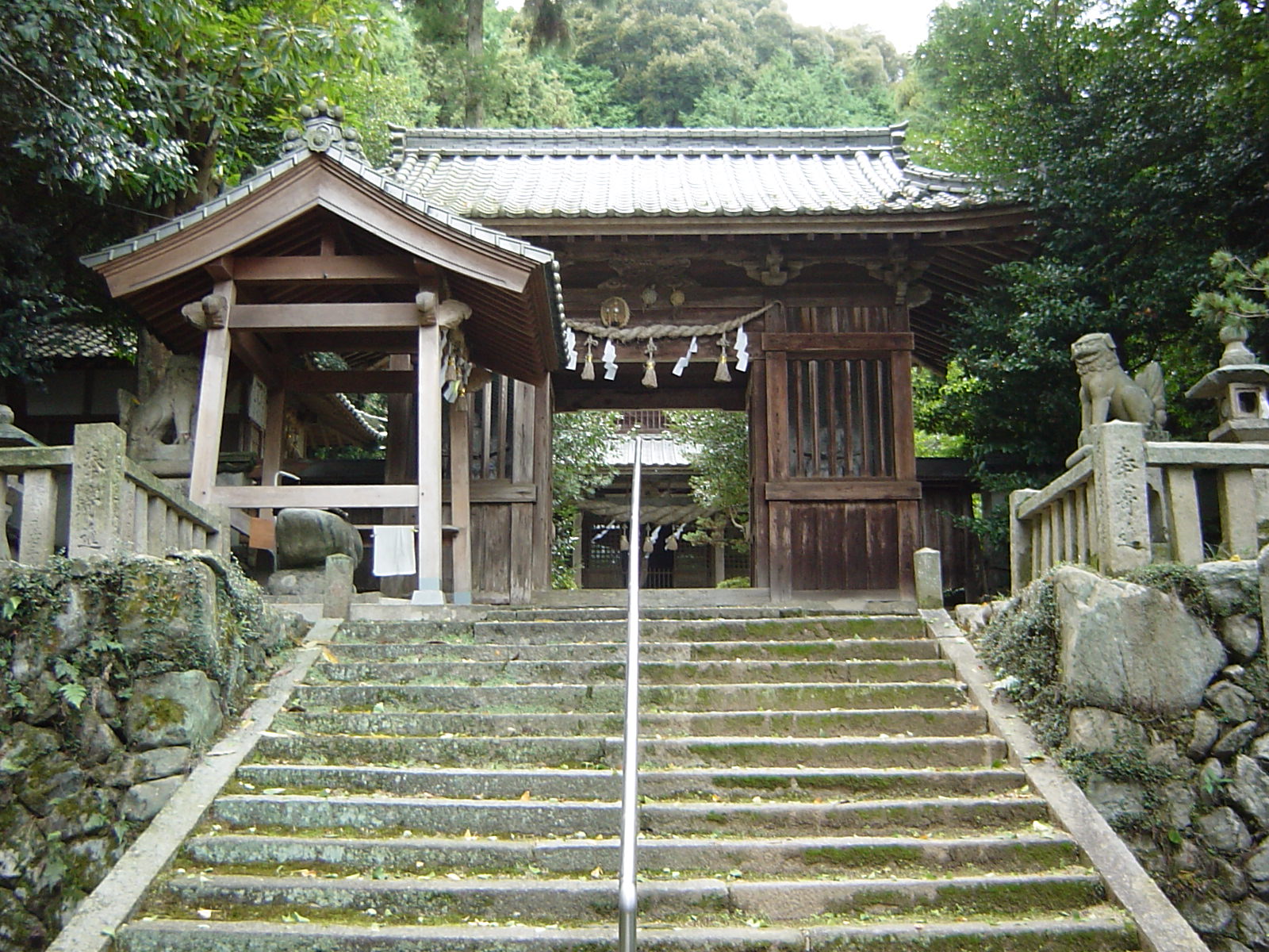 石土神社